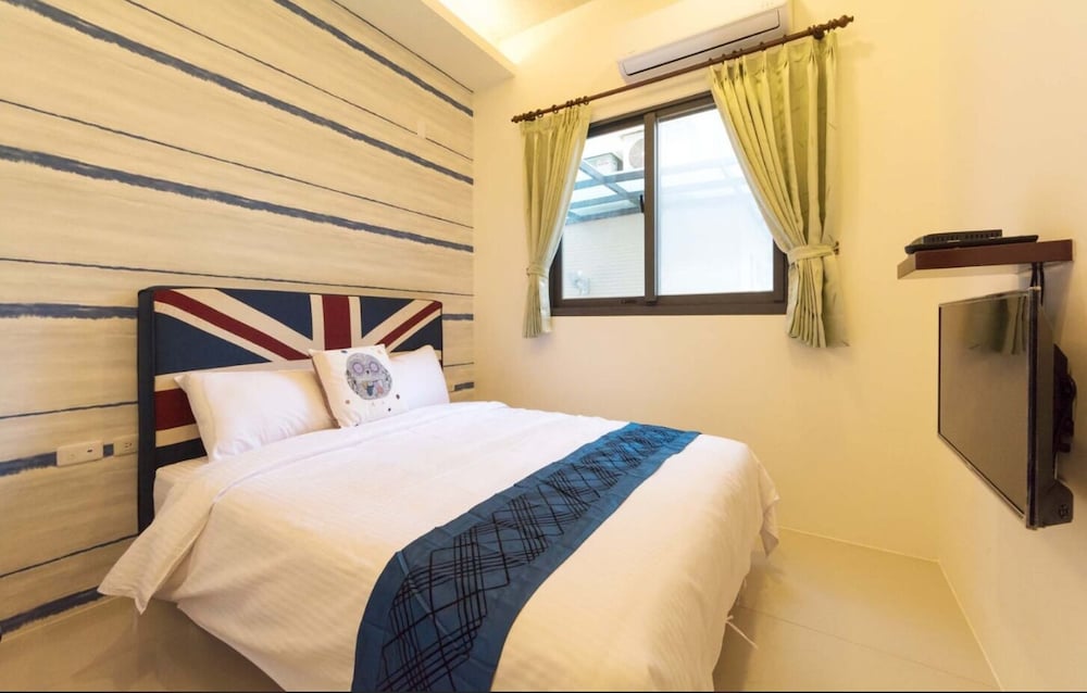 Double Room, Shared Bathroom (A101) photo 1