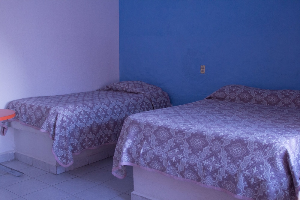 Basic Double Room, 2 Queen Beds photo 1