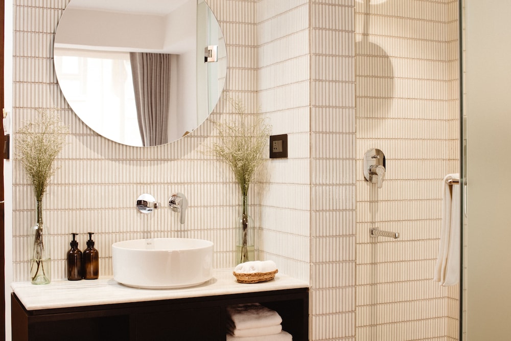 Deluxe Double or Twin Room - Photo 11