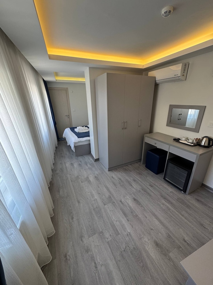 Deluxe Triple Room photo 1
