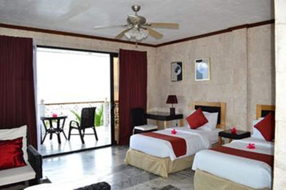 Twin Room, 2 Twin Beds, Oceanfront photo 1
