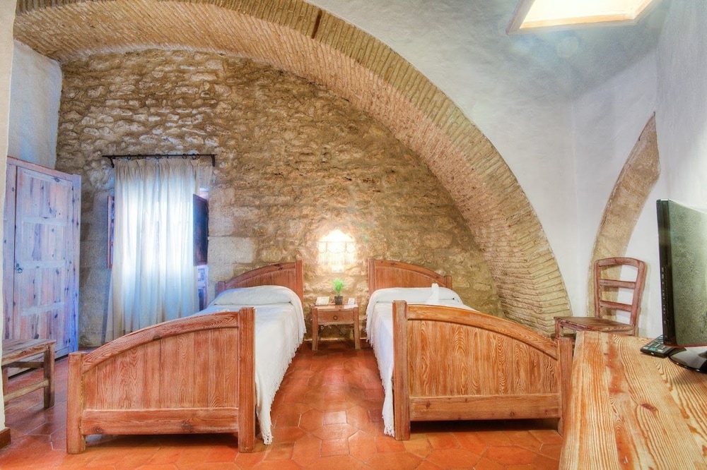 Double or Twin Room - Photo 1