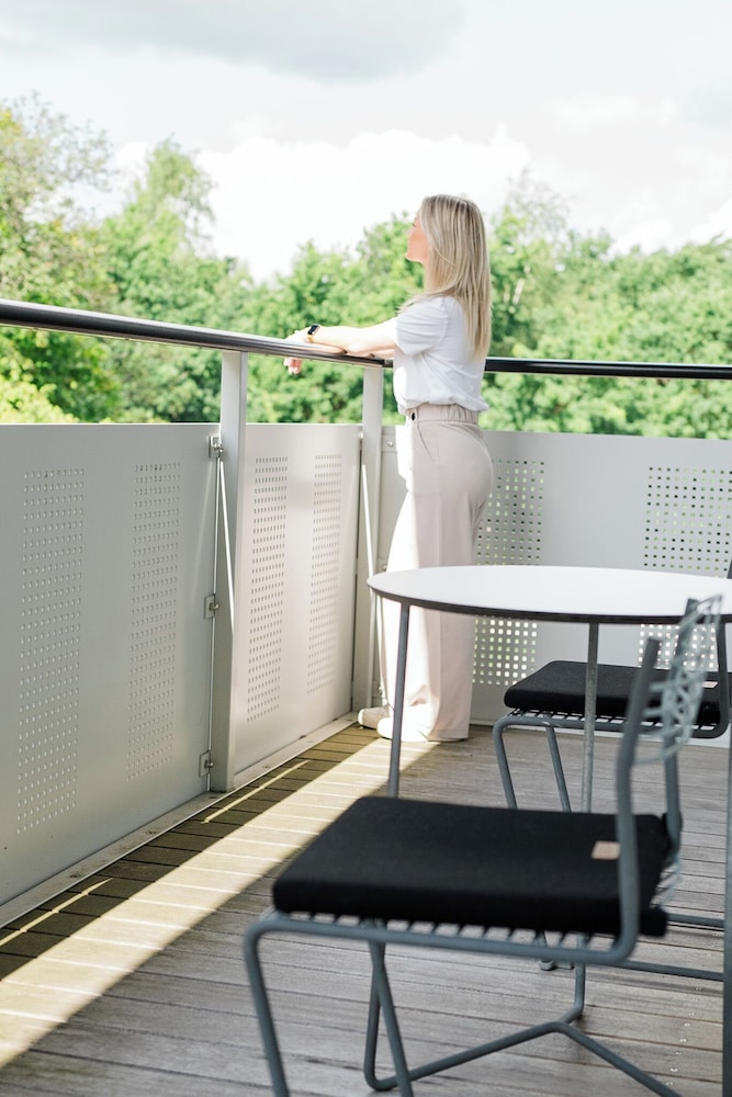 Double Room, Balcony, Park View photo 2
