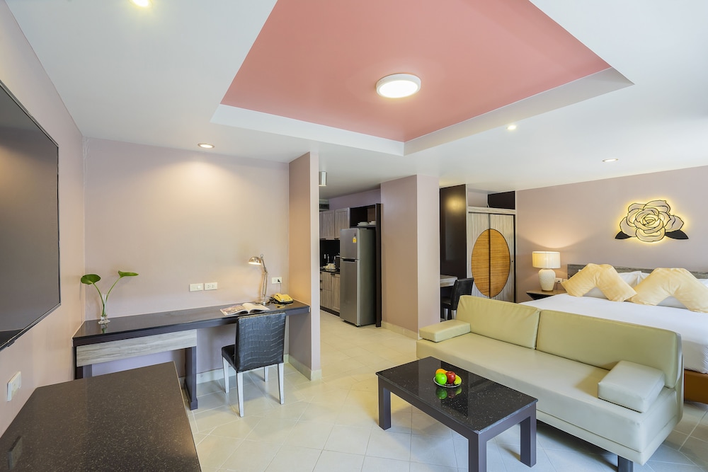 Deluxe Room - Photo 7