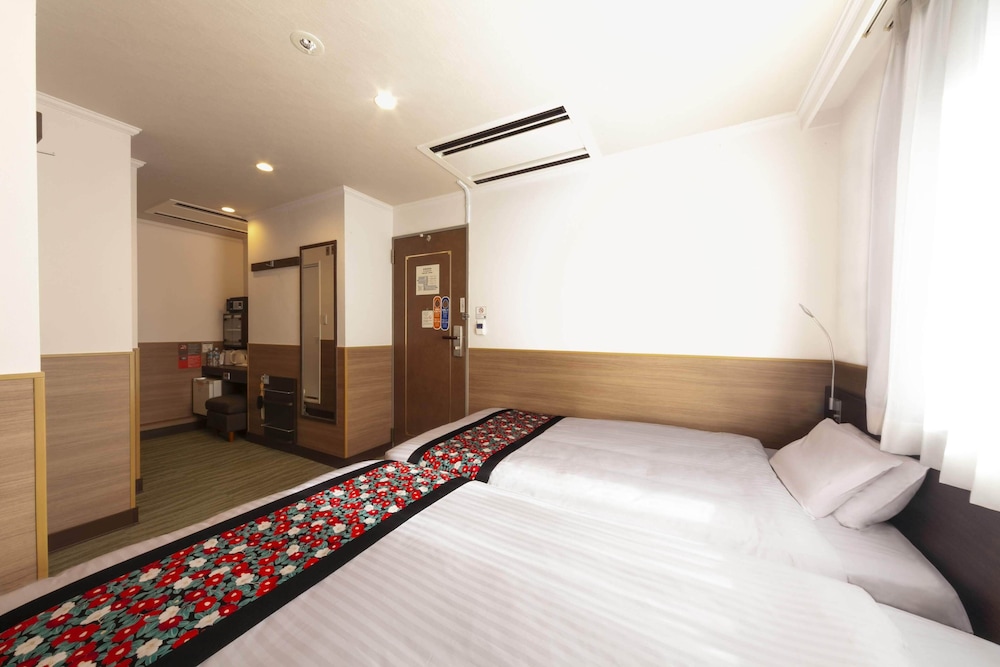 Basic Triple Room, Non Smoking photo 2