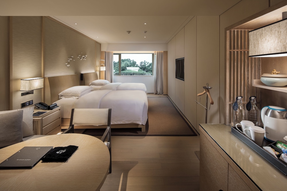 Twin Guest Room Nanhai Wing