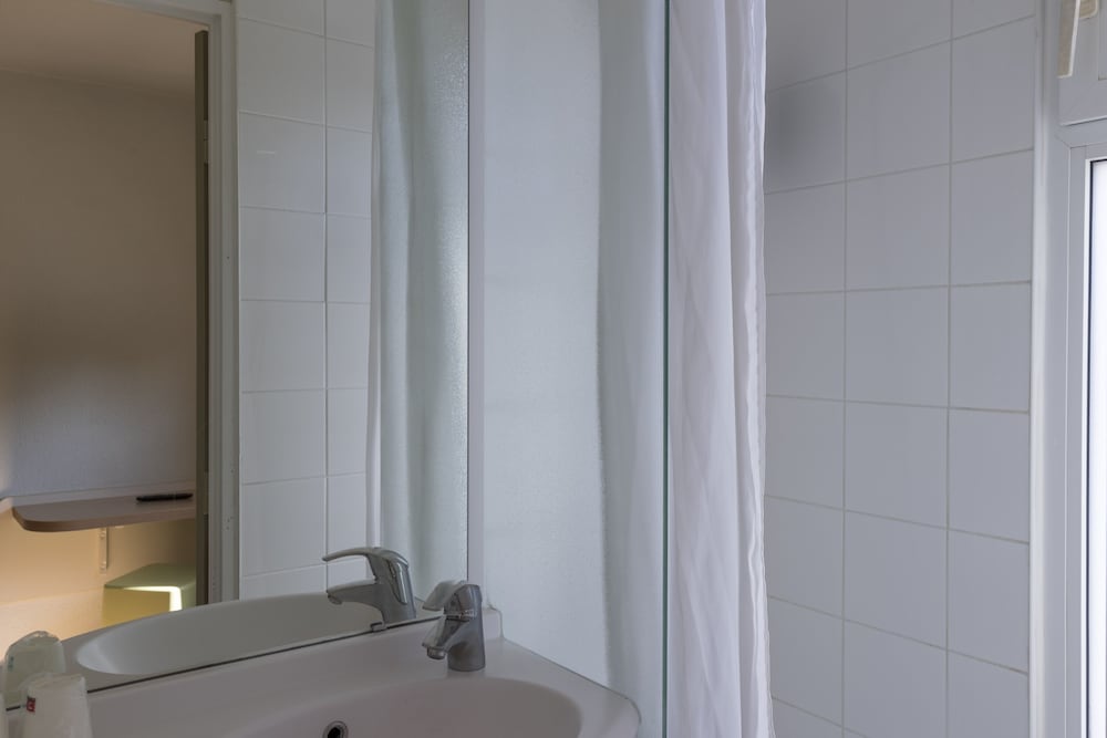 Twin Room, Non Smoking photo 3