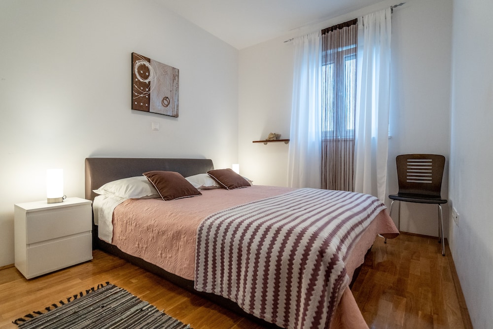 Apartment (1.kat)