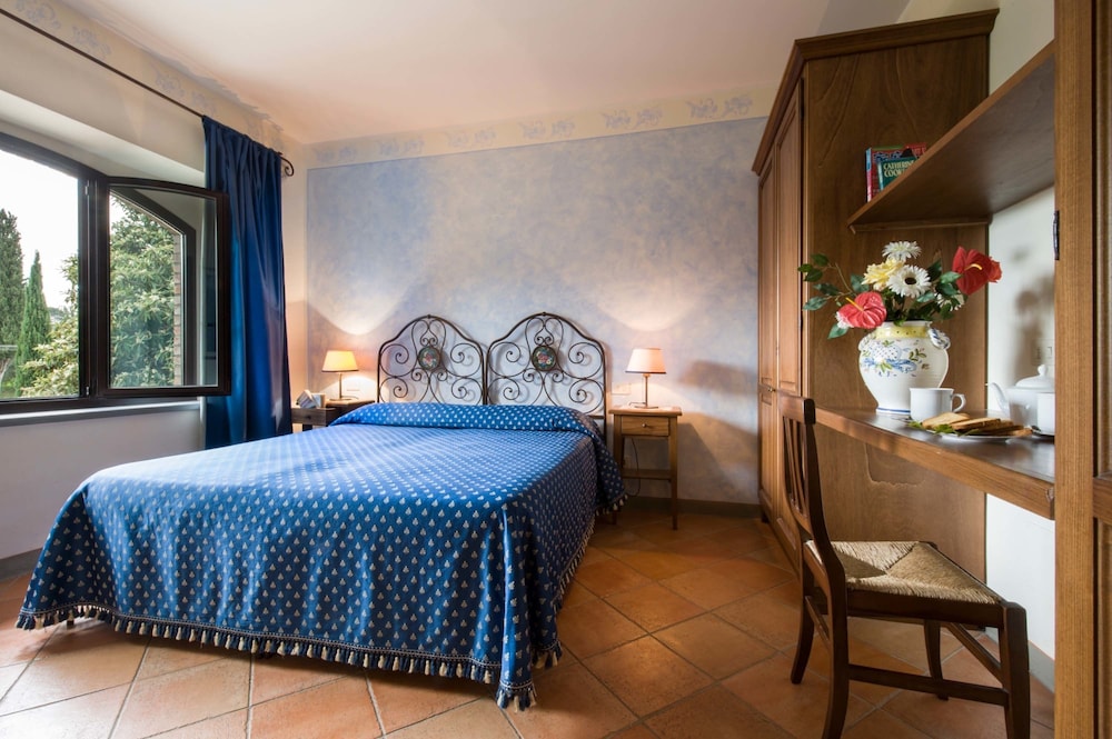 Double Room - Photo 3