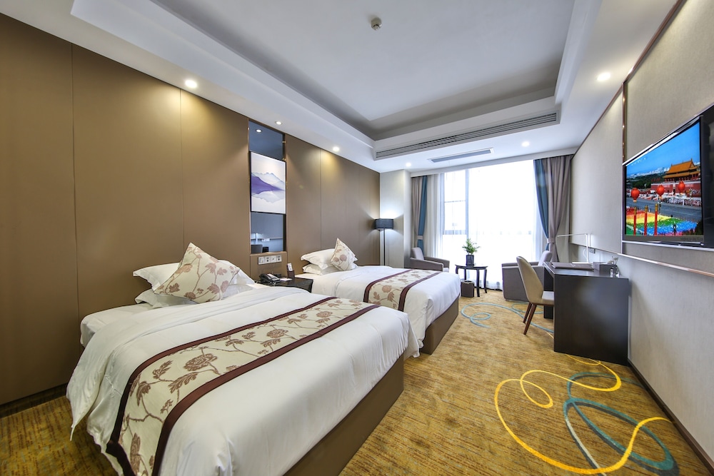 Deluxe Room, 2 Double Beds, Smoking - Photo 1