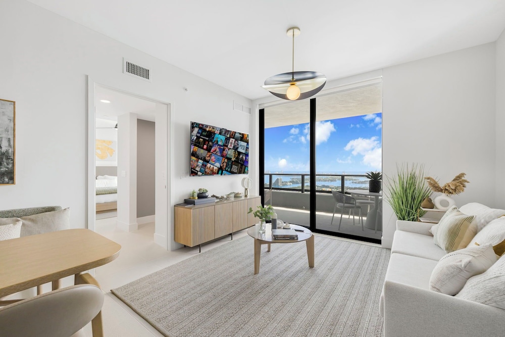 Luxury Apartment, 3 Bedrooms, Ocean View photo 1