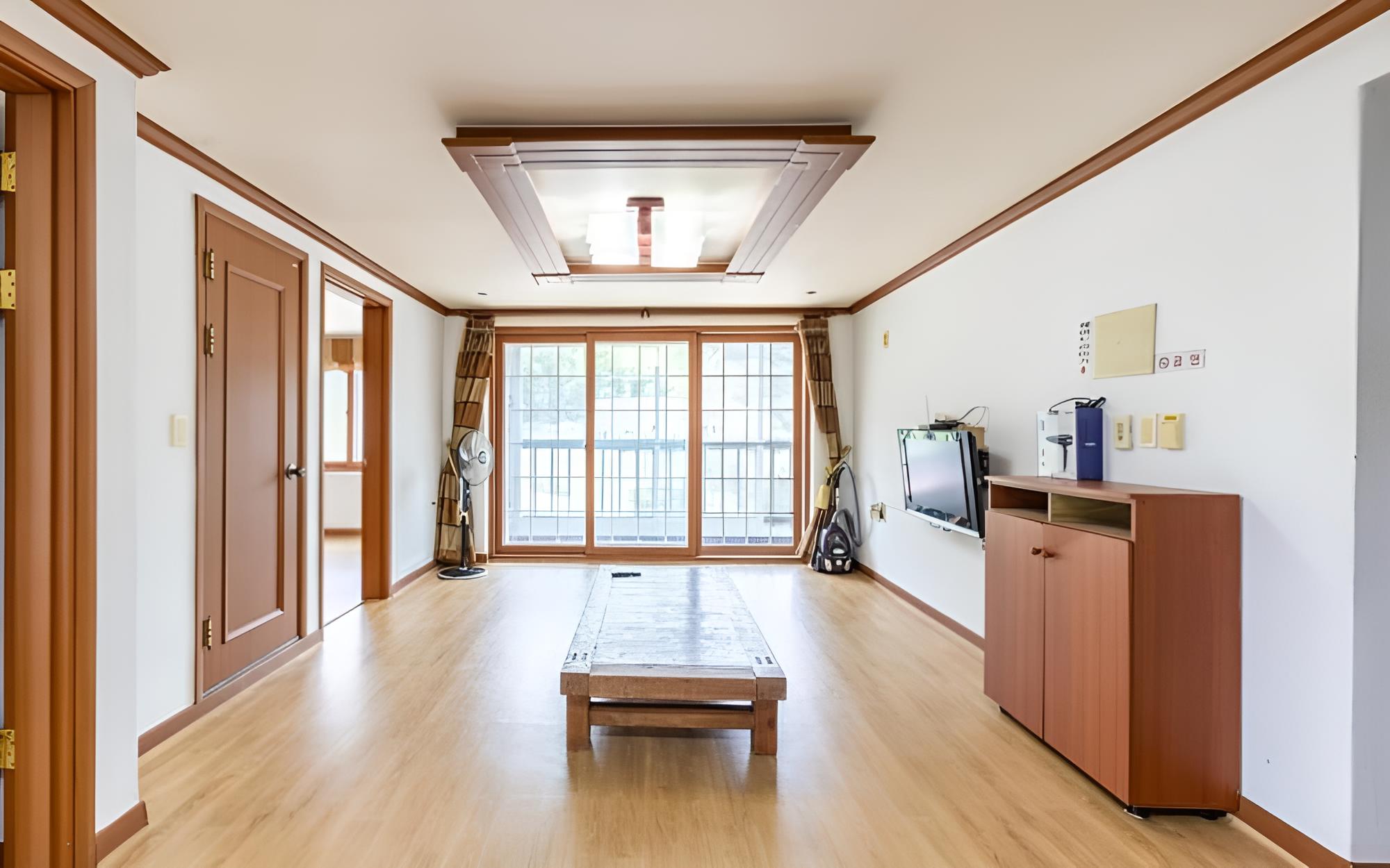 Room (Building B-202)
