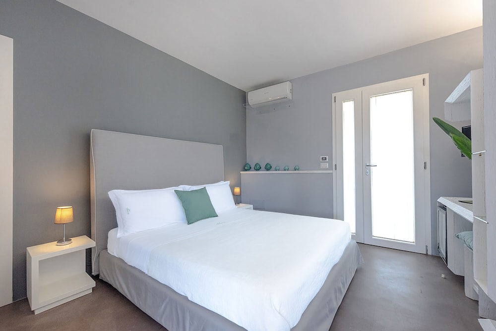 Deluxe Room, Kitchenette photo 3