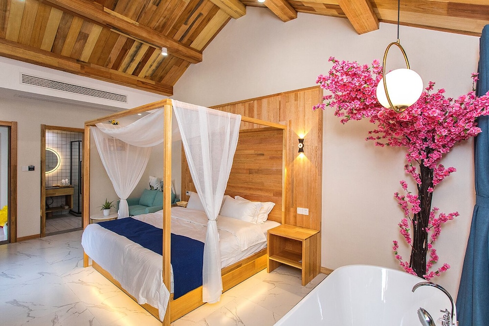Elite Double Room, 1 King Bed photo 2
