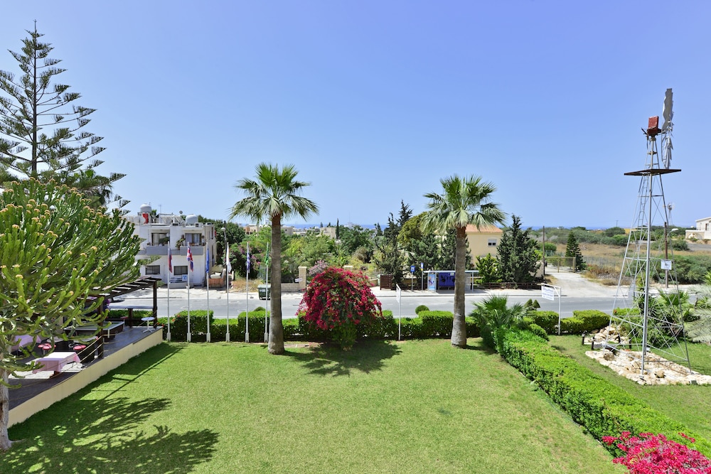 Family Apartment, 1 Bedroom, Garden View - Photo 9