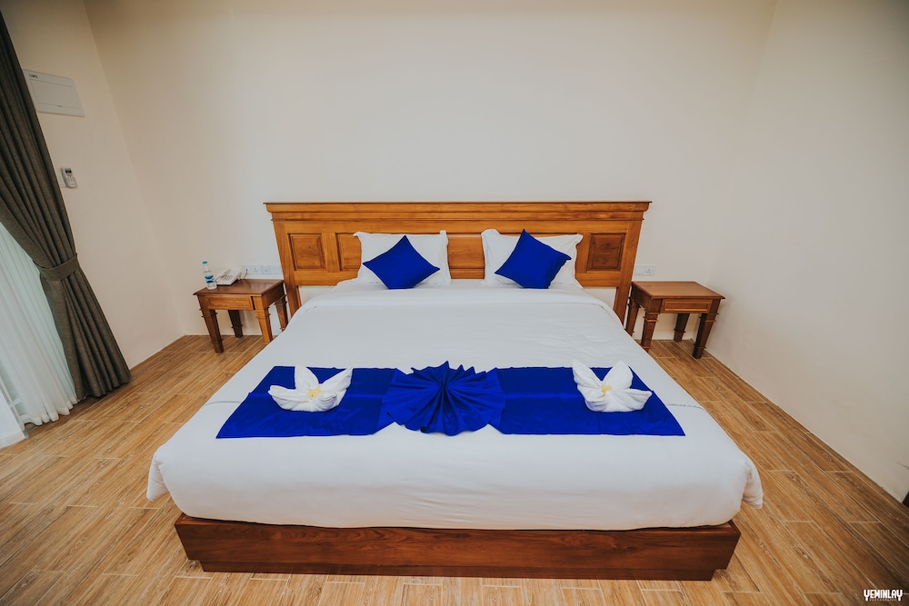 Deluxe Story, 1 King Bed