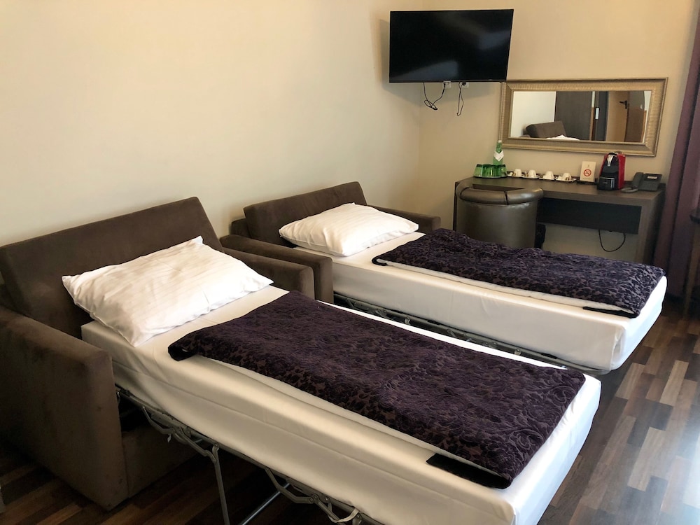 Superior Quadruple Room, Multiple Beds photo 3
