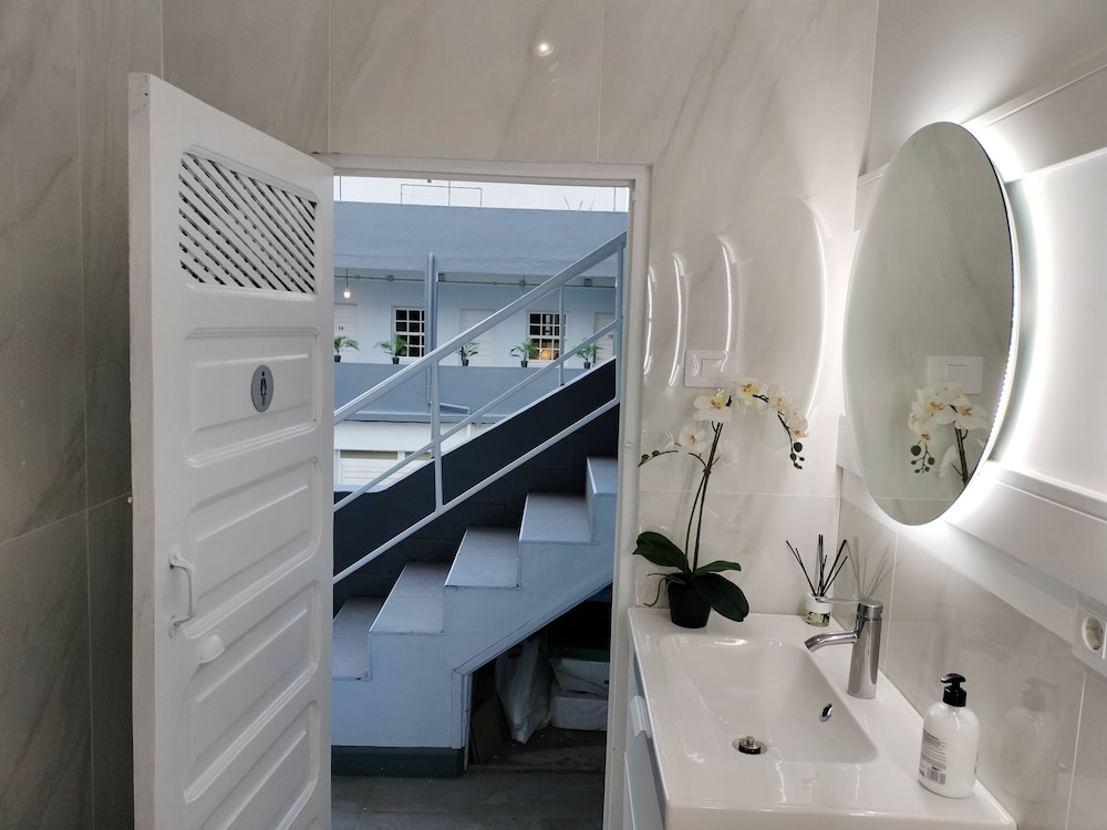 Double Room, Shared Bathroom photo 2