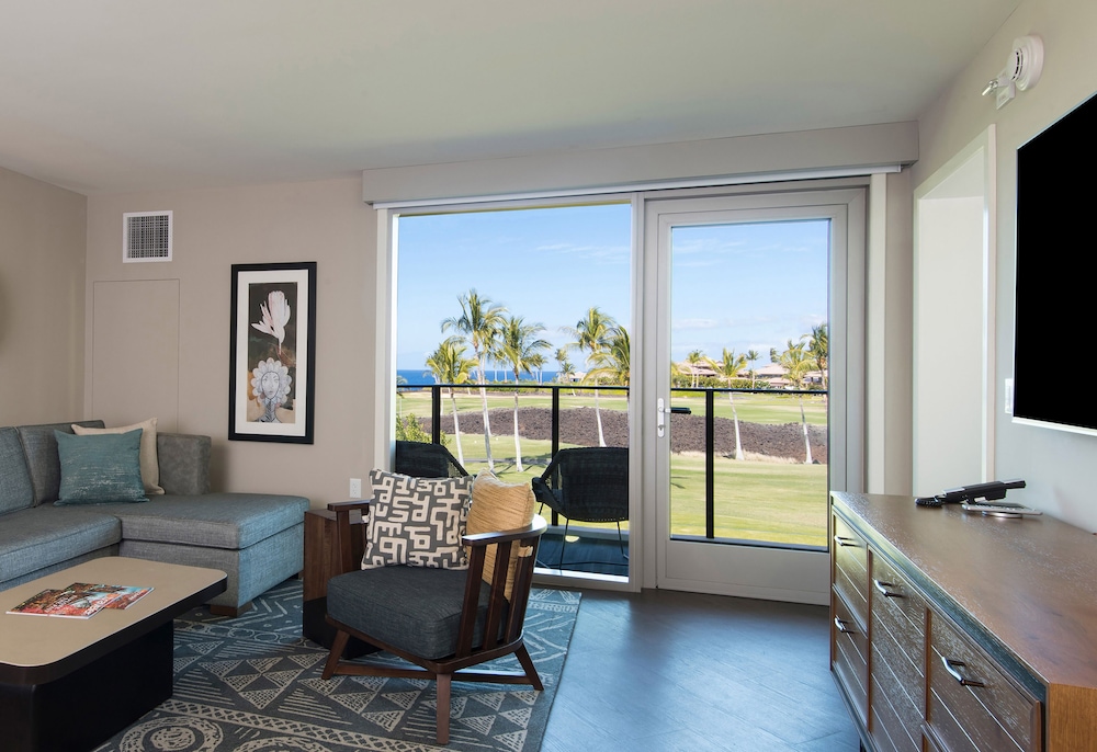 Deluxe Suite, 2 Bedrooms, Partial Ocean View