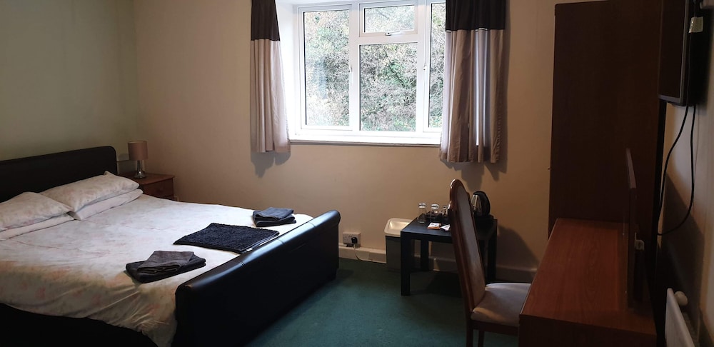 Basic Triple Room photo 2