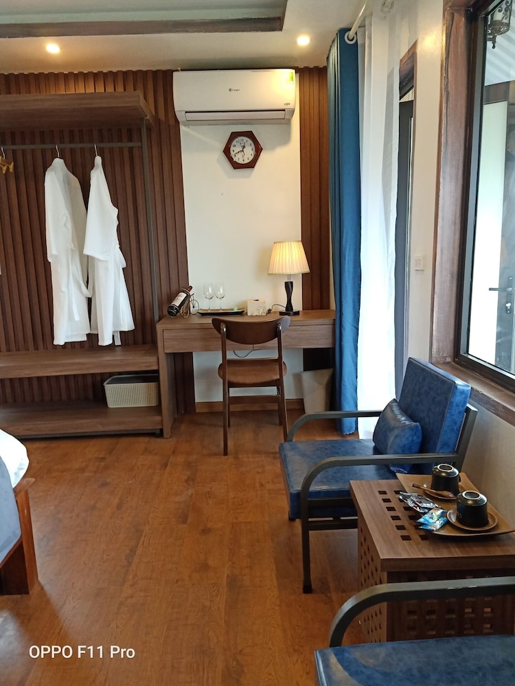 Honeymoon Bungalow photo 2