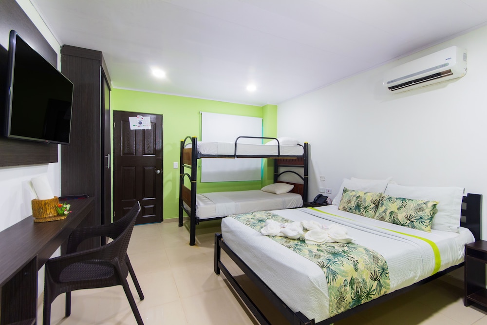 Hotel Marina Suites By Geh Suites — photo 64