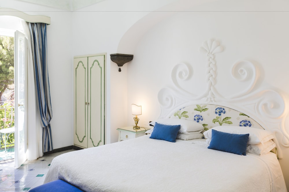 Superior Double or Twin Room, Terrace, Partial Sea View