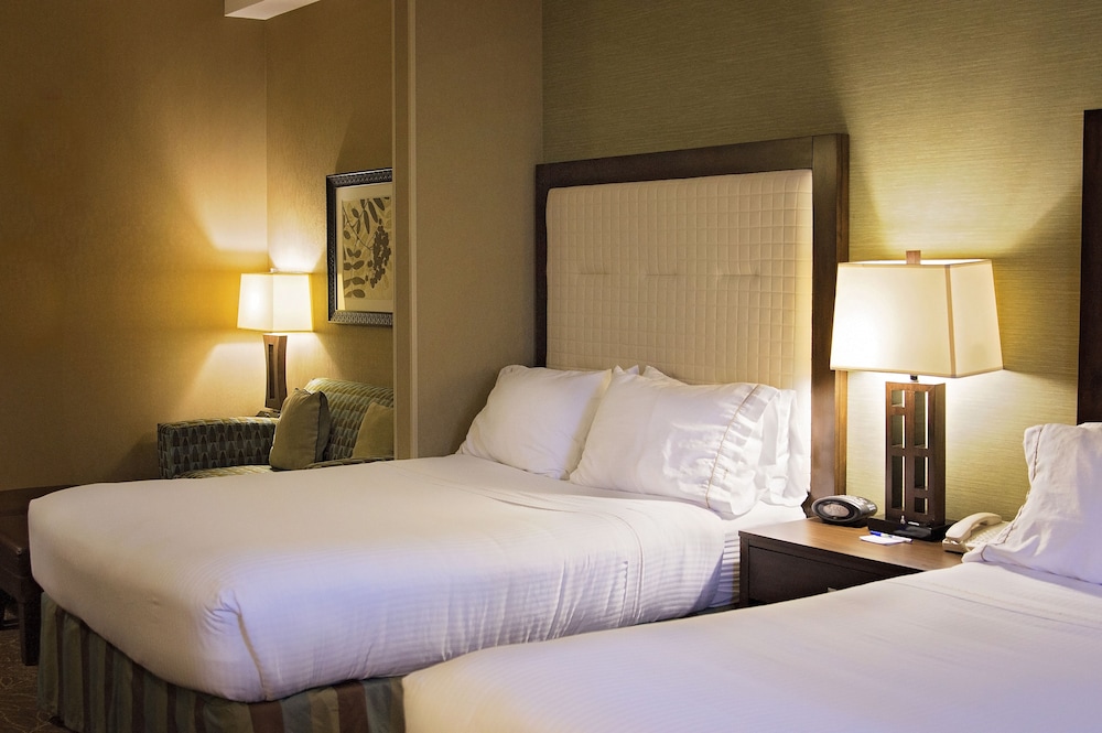 Suite, Multiple Beds - Photo 1
