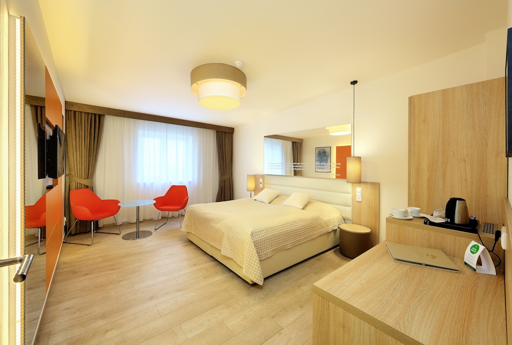 Suite, 2 Bedrooms, City View