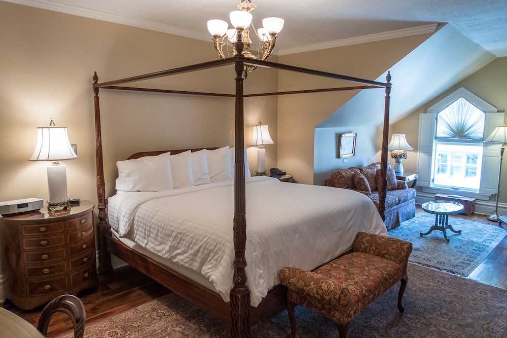 Empire Suite