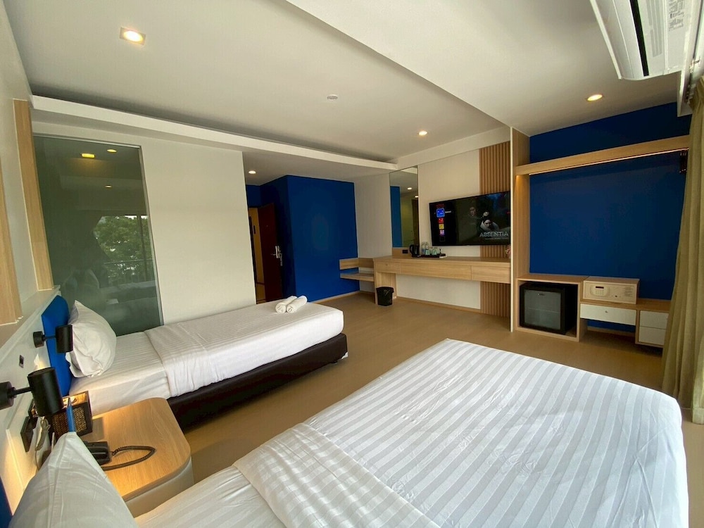 Deluxe Twin Balcony - Photo 4