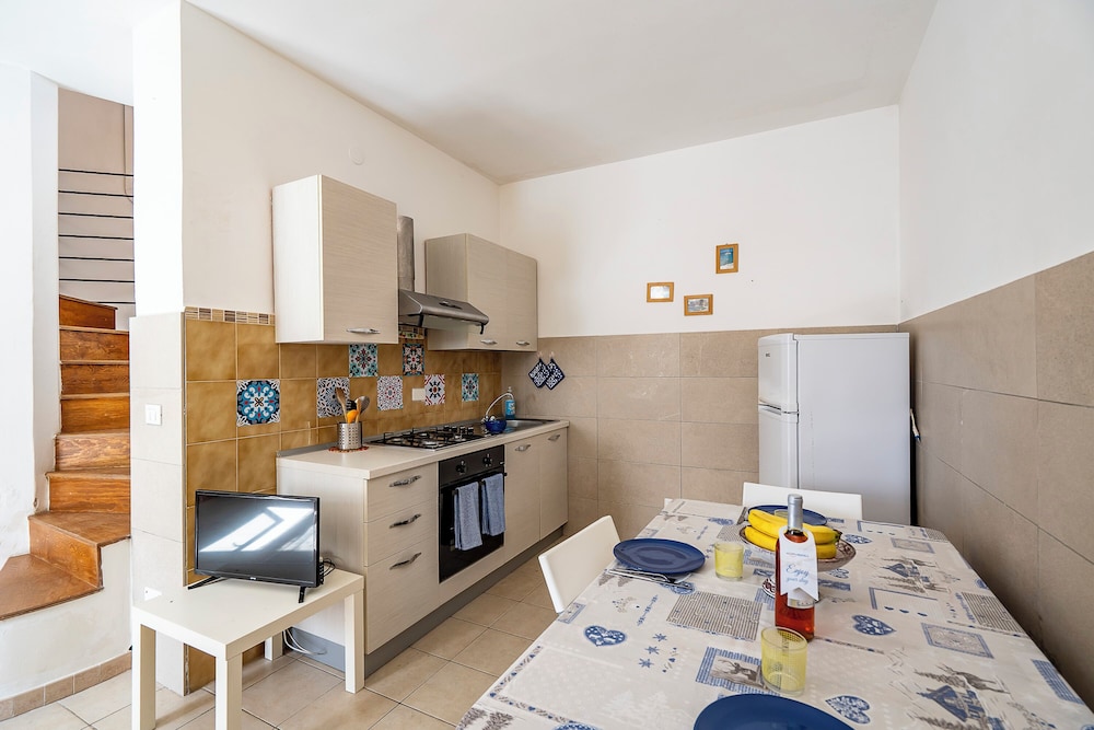Family House, 2 Bedrooms, 2 Bathrooms (Villino Sole 2 AIRCO Near Beach &)