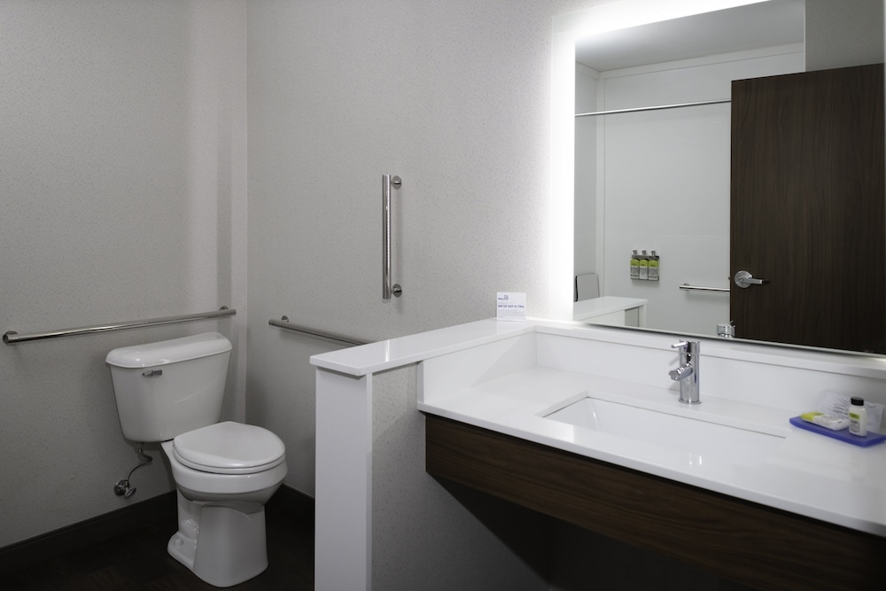 Standard Room, 2 Queen Beds, Accessible (Communication) - Photo 5