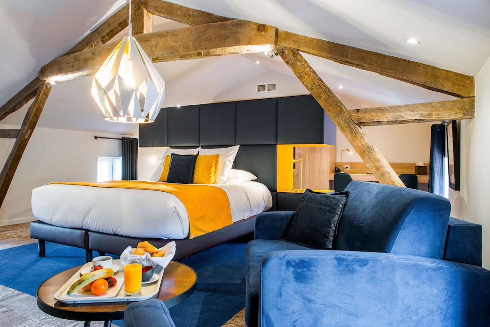 Luxury Suite