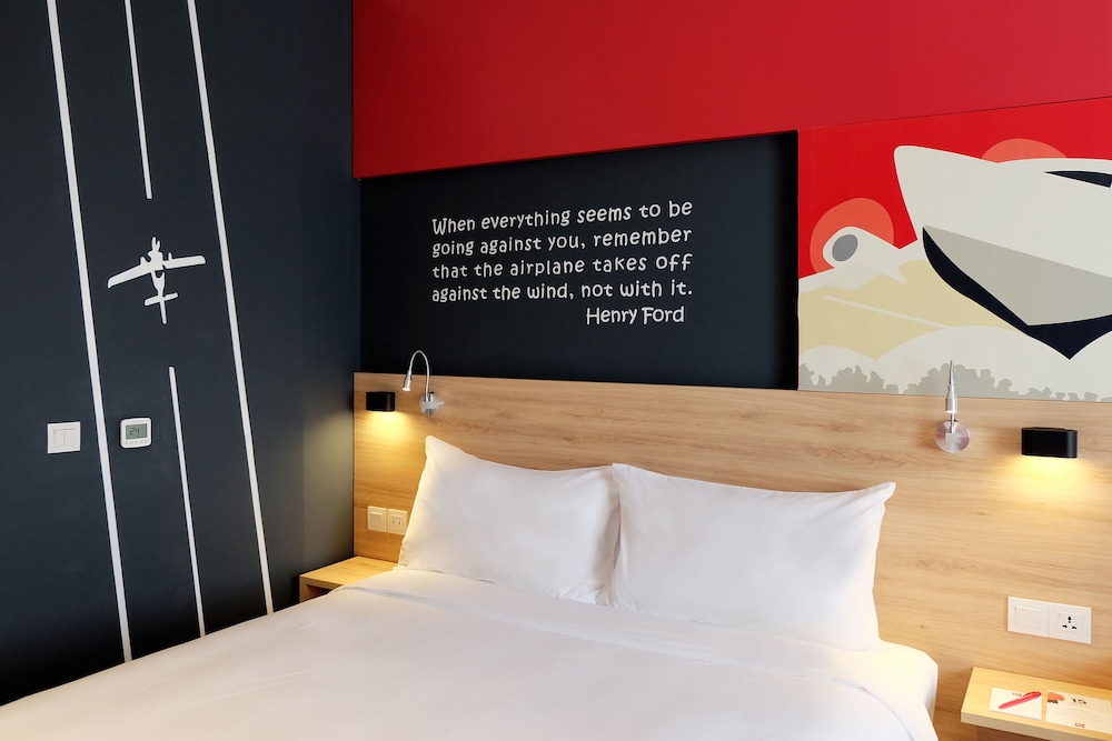 Standard Room, 1 Queen Bed photo 1