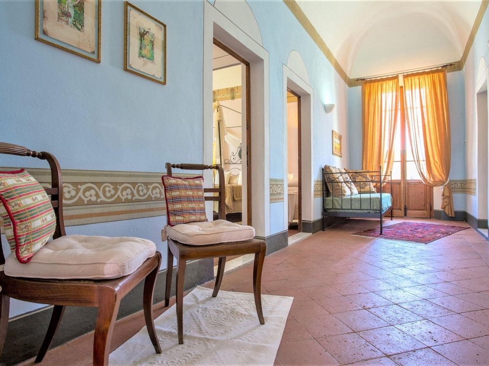 Villa photo 2