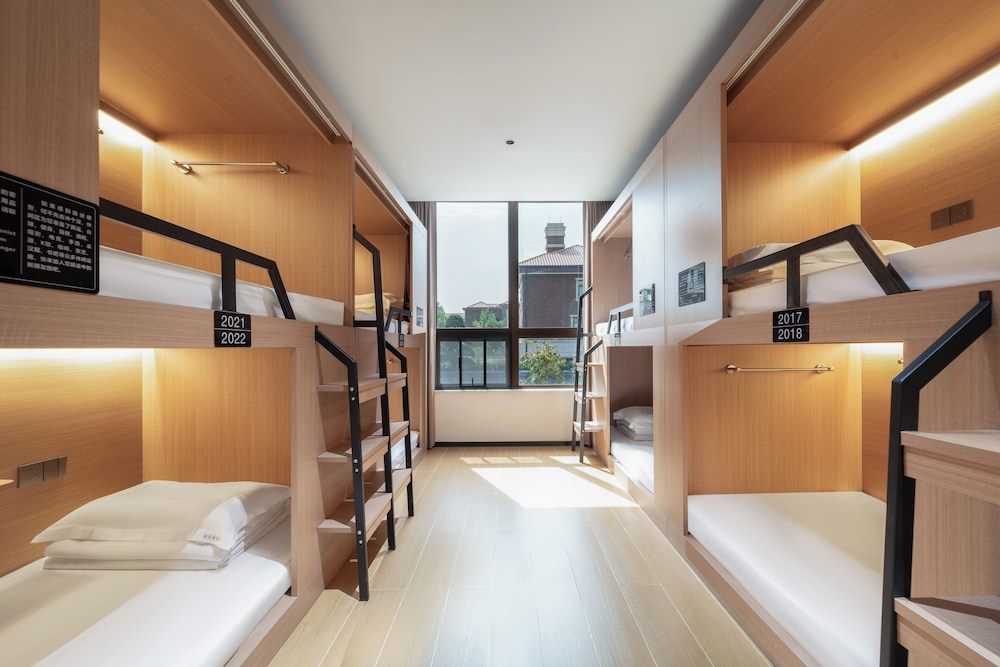 Basic Shared Dormitory, Men only