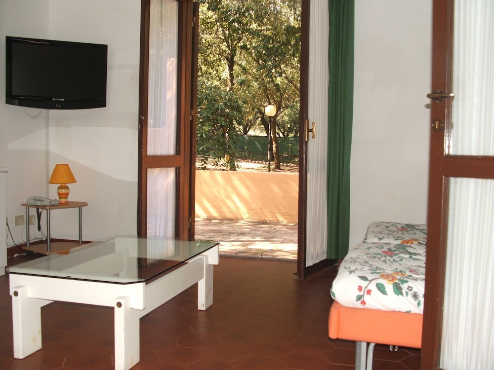 Double Room, Garden View - Photo 4