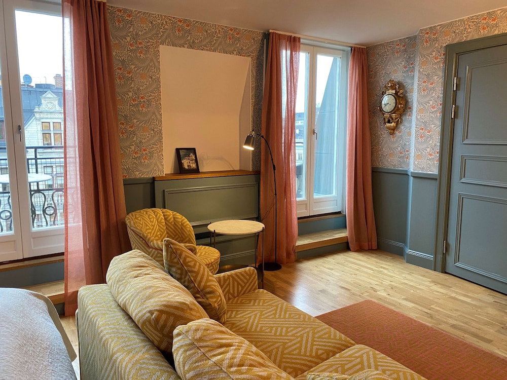 Superior Room, 1 Queen Bed, Accessible, Non Smoking