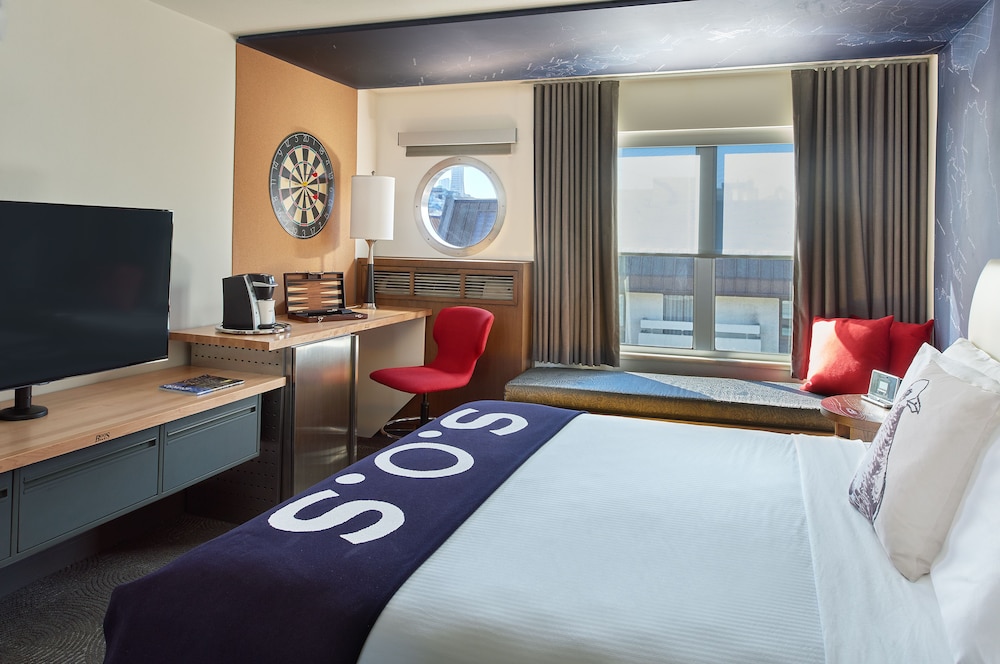 Room, 1 King Bed, Shower Grab Bars (Zephyr, strobe door bell)