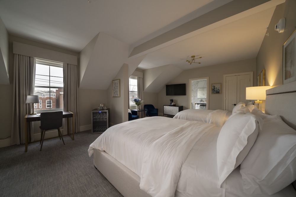 Luxury Single Room, 2 Queen Beds