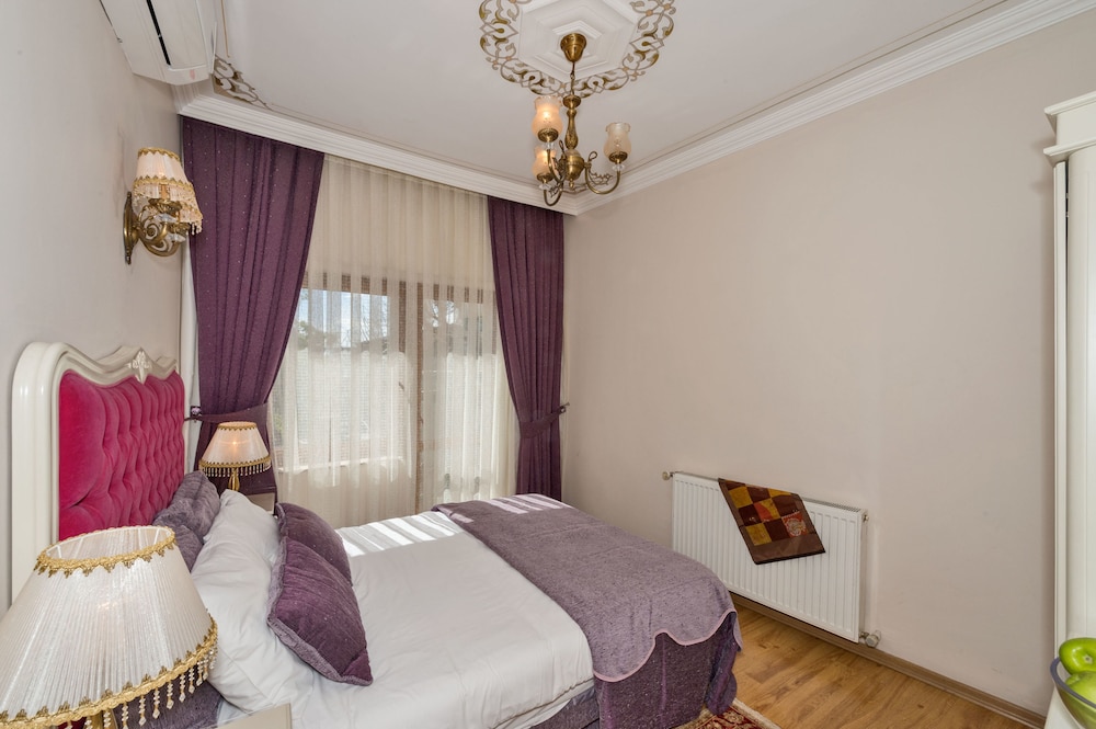 Studio Suite, Garden View (Triple) photo 1