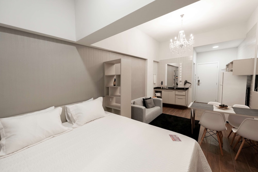 Superior Room, 1 King Bed photo 3