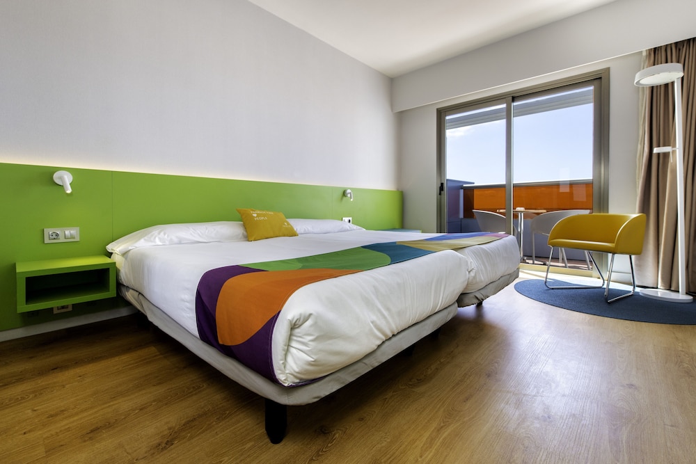 Superior Single Room, Pool View