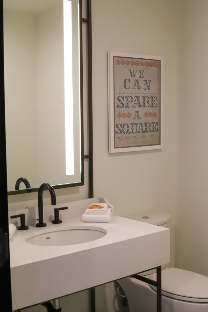 Room, 1 King Bed, Accessible (Mobility, Roll-In Shower) - Photo 7