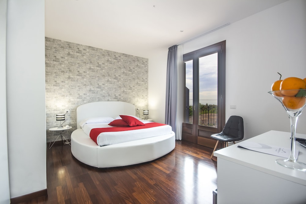 Classic Double Room, 1 Bedroom, Annex Building photo 1