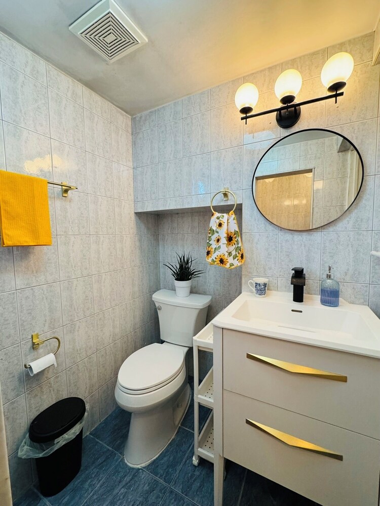 Sunrise BnB with Free Parking — photo 31