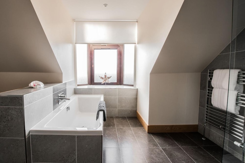 Executive Double Room, 1 King Bed, Sea View - Photo 3