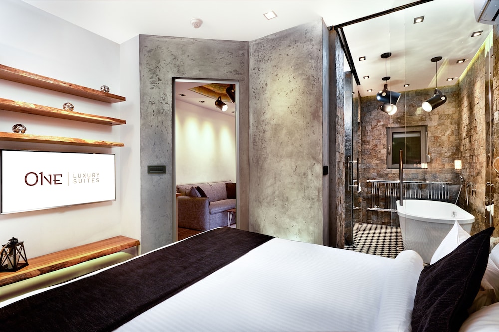 Luxury Apartment, 1 King Bed with Sofa bed photo 2