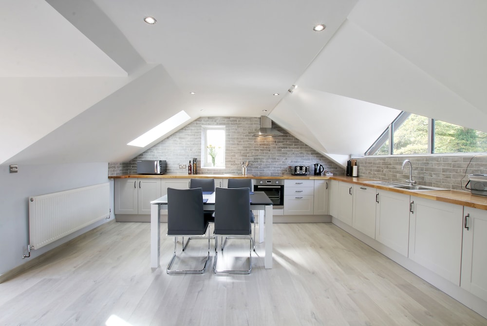 Design Cottage, 3 Bedrooms, Courtyard Area (Ty Gambo)